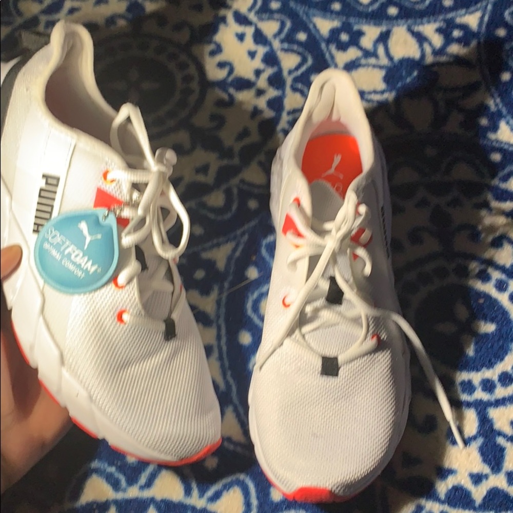 Shoes - Picture 2 of 4